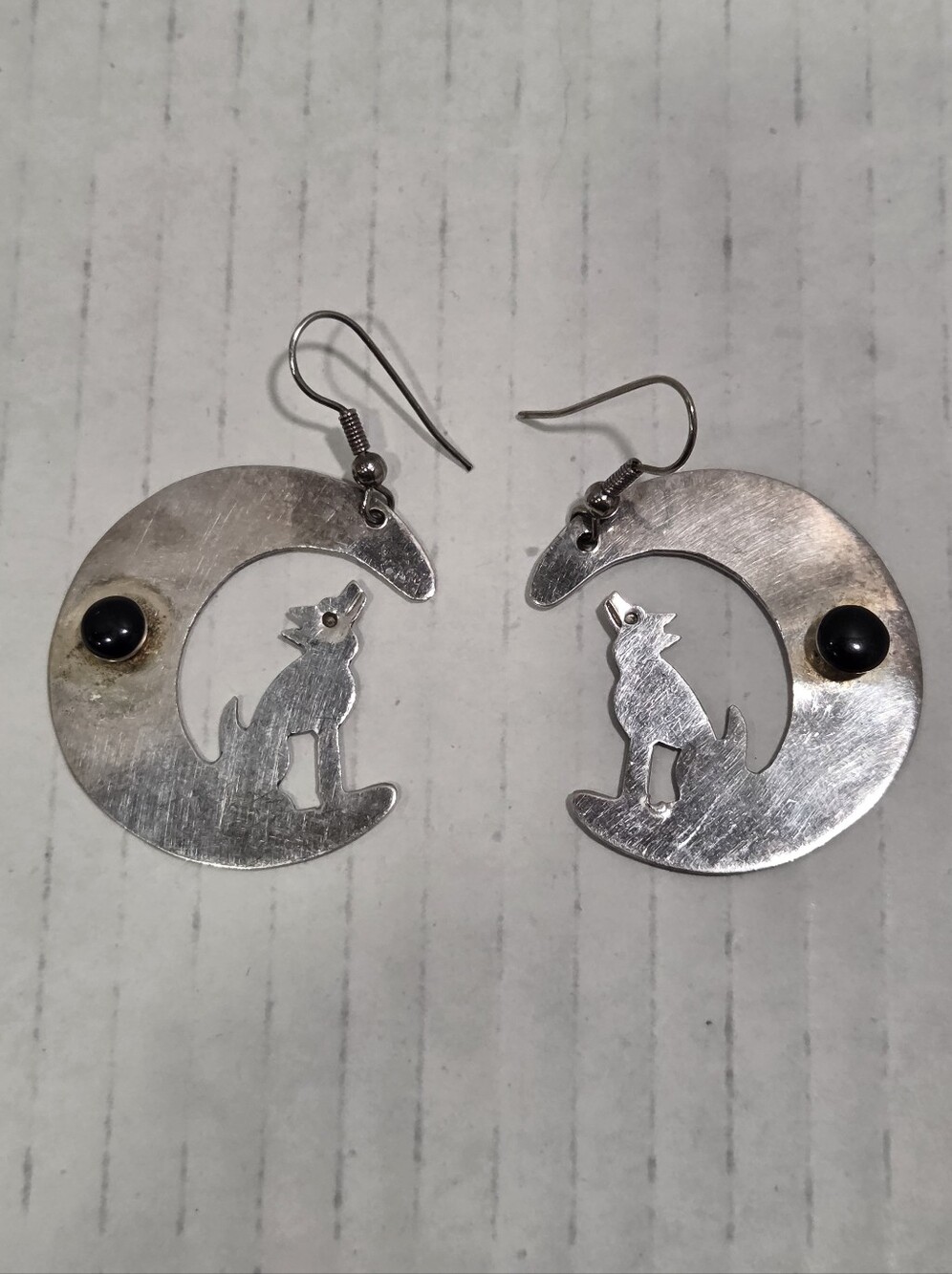 Vintage Howling Wolf Moon Inlay Black Stone Alpaca Dangle Silver Metal Earrings